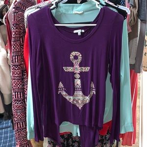 Long sleeves anchor top